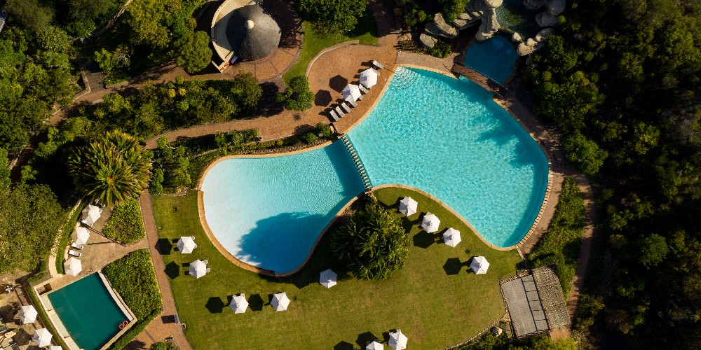 Arabella Hotel, Golf & Spa is only a 60-minute drive from Cape Town