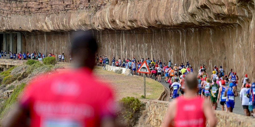 Known as the “world’s most beautiful marathon,” the Totalsports Two Oceans Marathon draws thousands of runners from around the world.